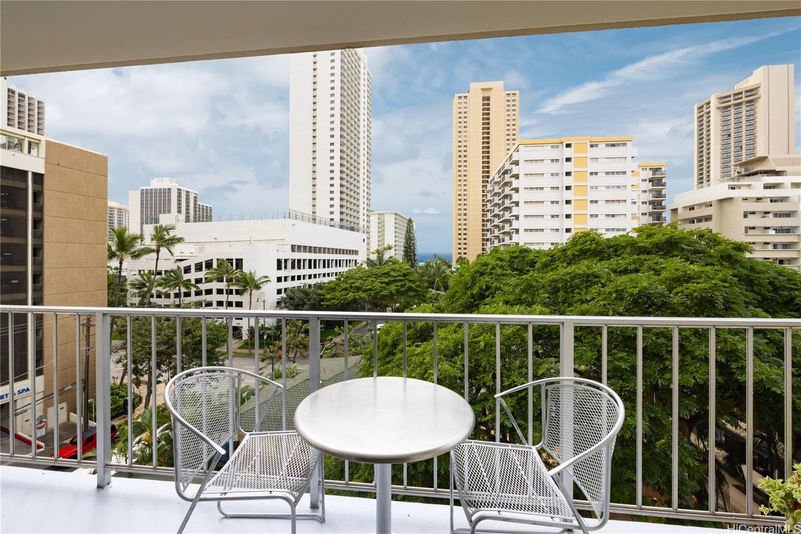 Liliuokalani Plaza condo # 701, Honolulu, Hawaii - photo 3 of 18