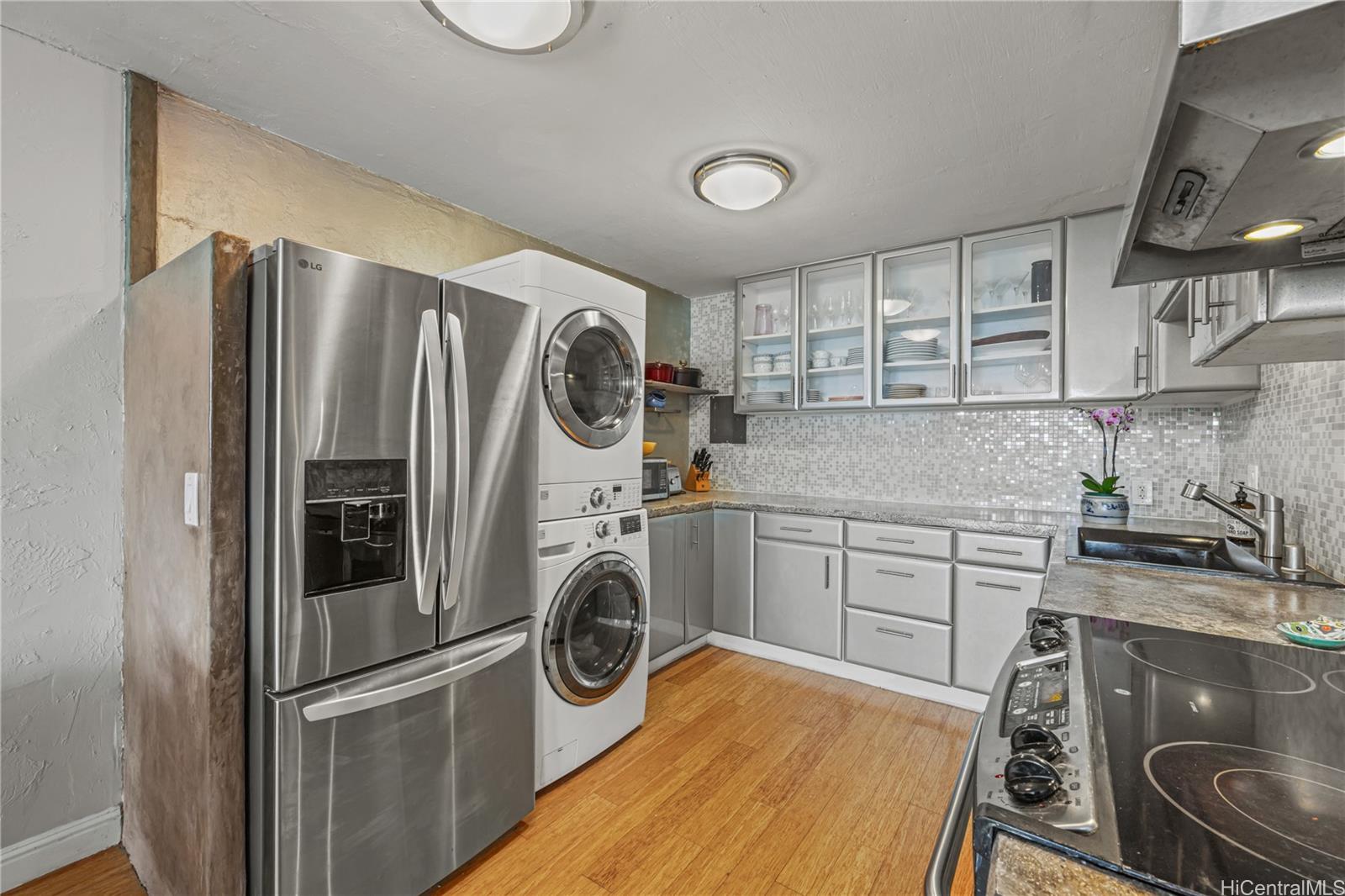 Liliuokalani Plaza condo # 701, Honolulu, Hawaii - photo 5 of 18