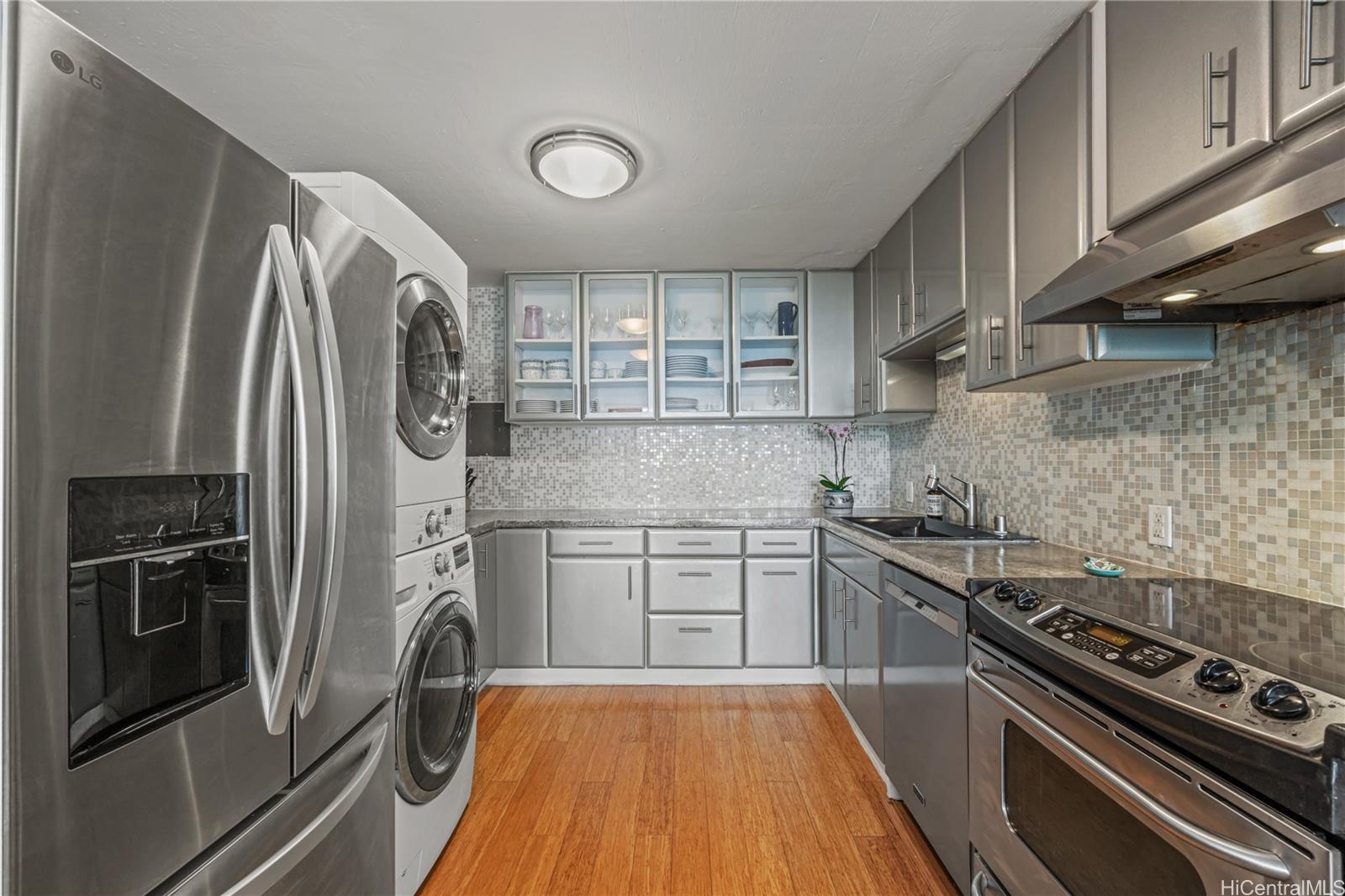 Liliuokalani Plaza condo # 701, Honolulu, Hawaii - photo 6 of 18