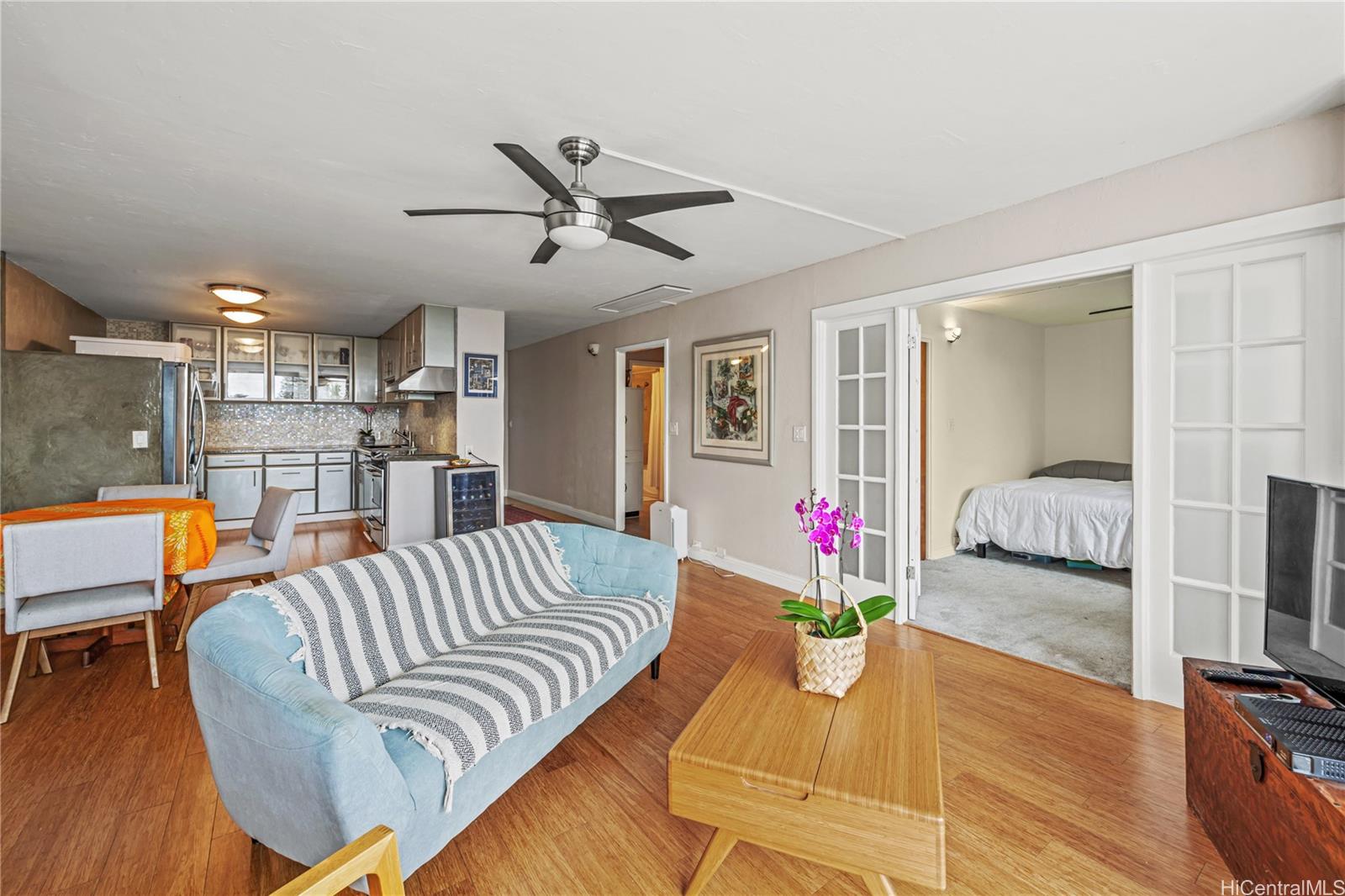 Liliuokalani Plaza condo # 701, Honolulu, Hawaii - photo 8 of 18