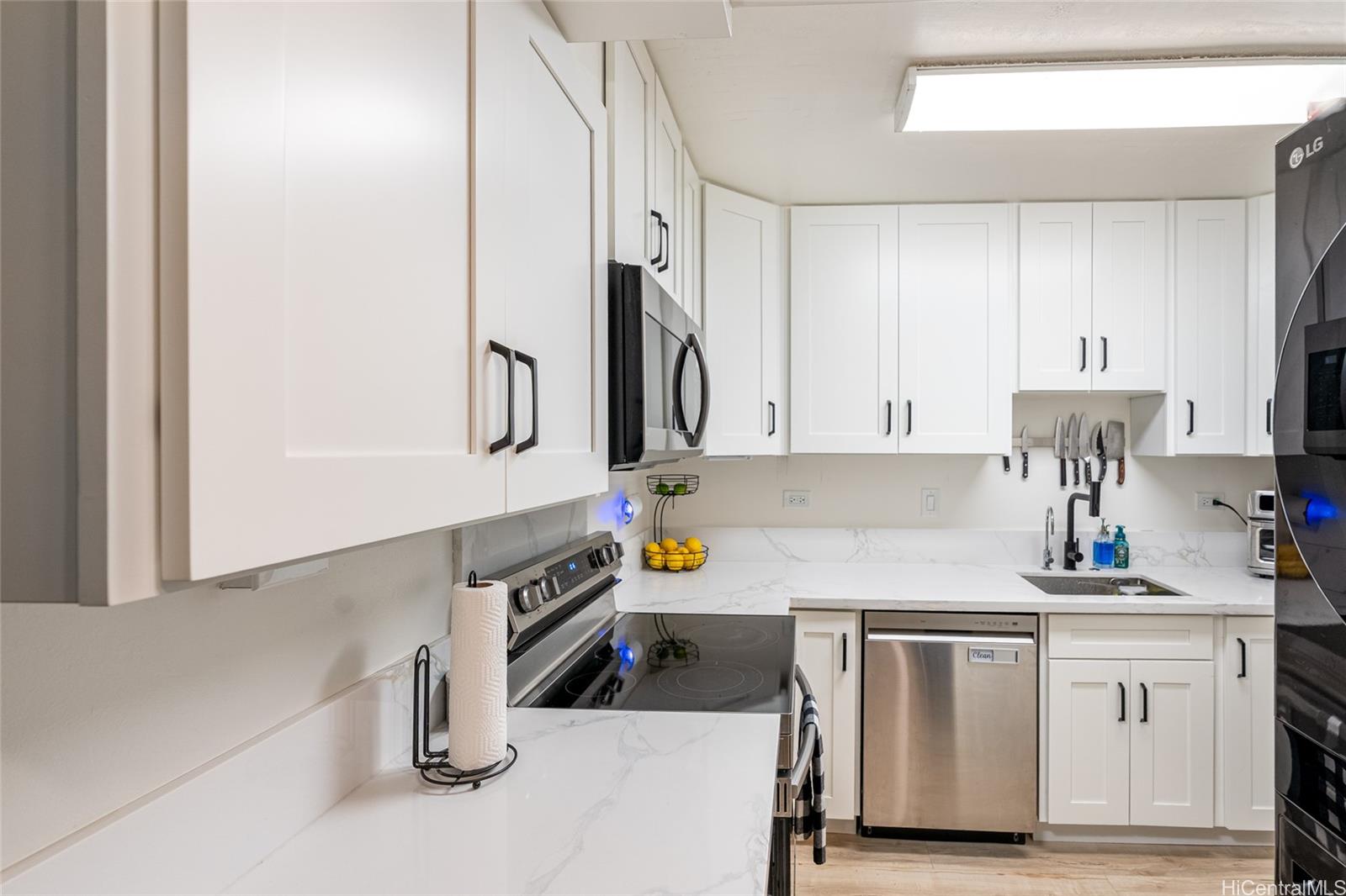 Coral Terrace Apts condo # 104, Honolulu, Hawaii - photo 2 of 18