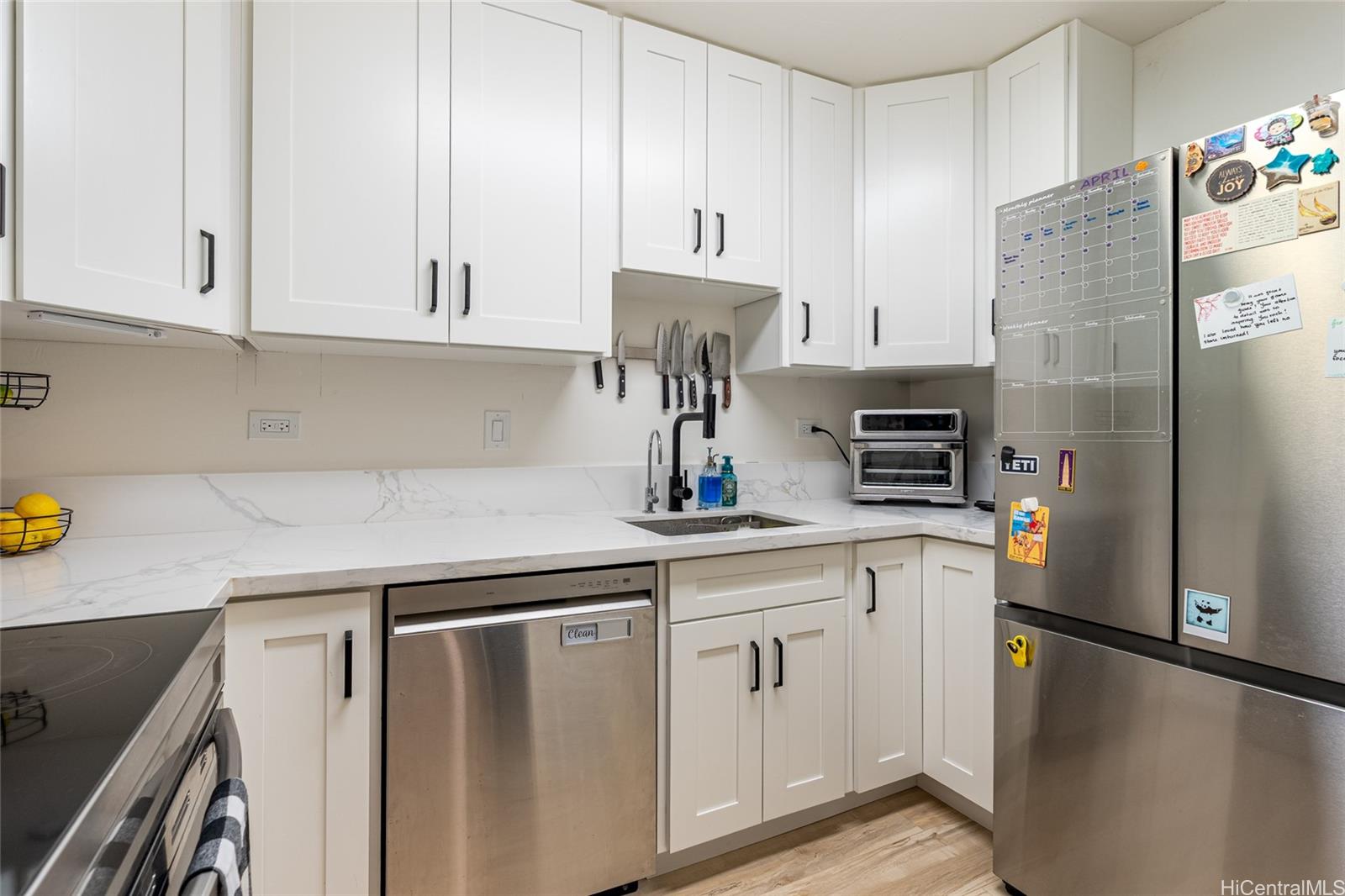 Coral Terrace Apts condo # 104, Honolulu, Hawaii - photo 3 of 18