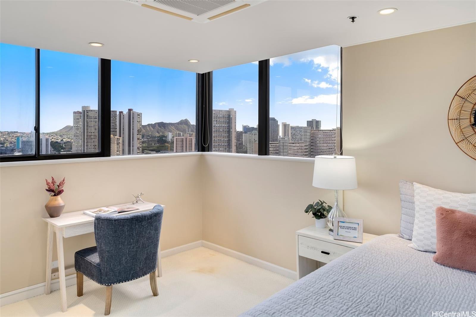 Parkside Tower condo # 2502, Honolulu, Hawaii - photo 12 of 25