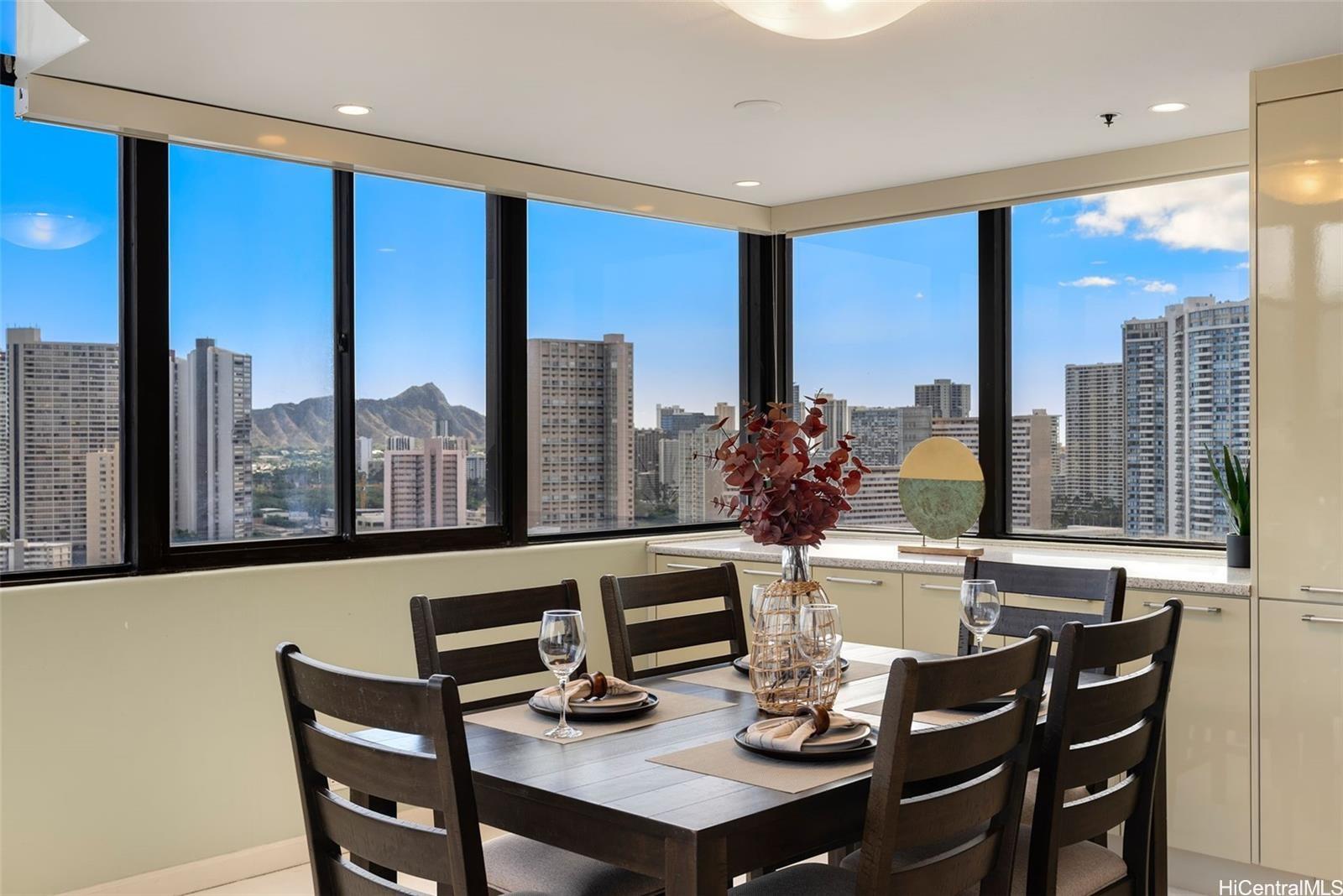 Parkside Tower condo # 2502, Honolulu, Hawaii - photo 4 of 25