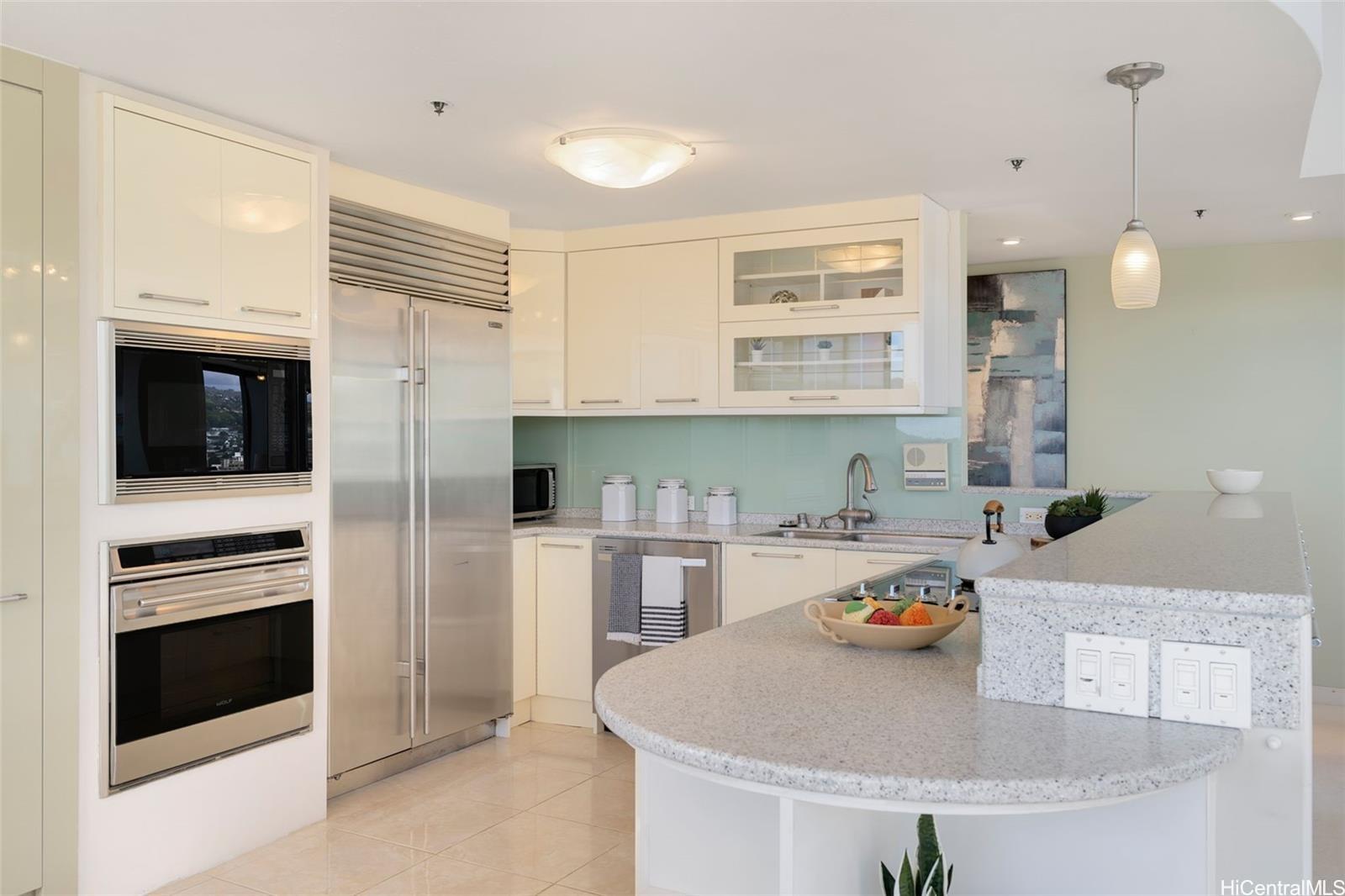 Parkside Tower condo # 2502, Honolulu, Hawaii - photo 6 of 25