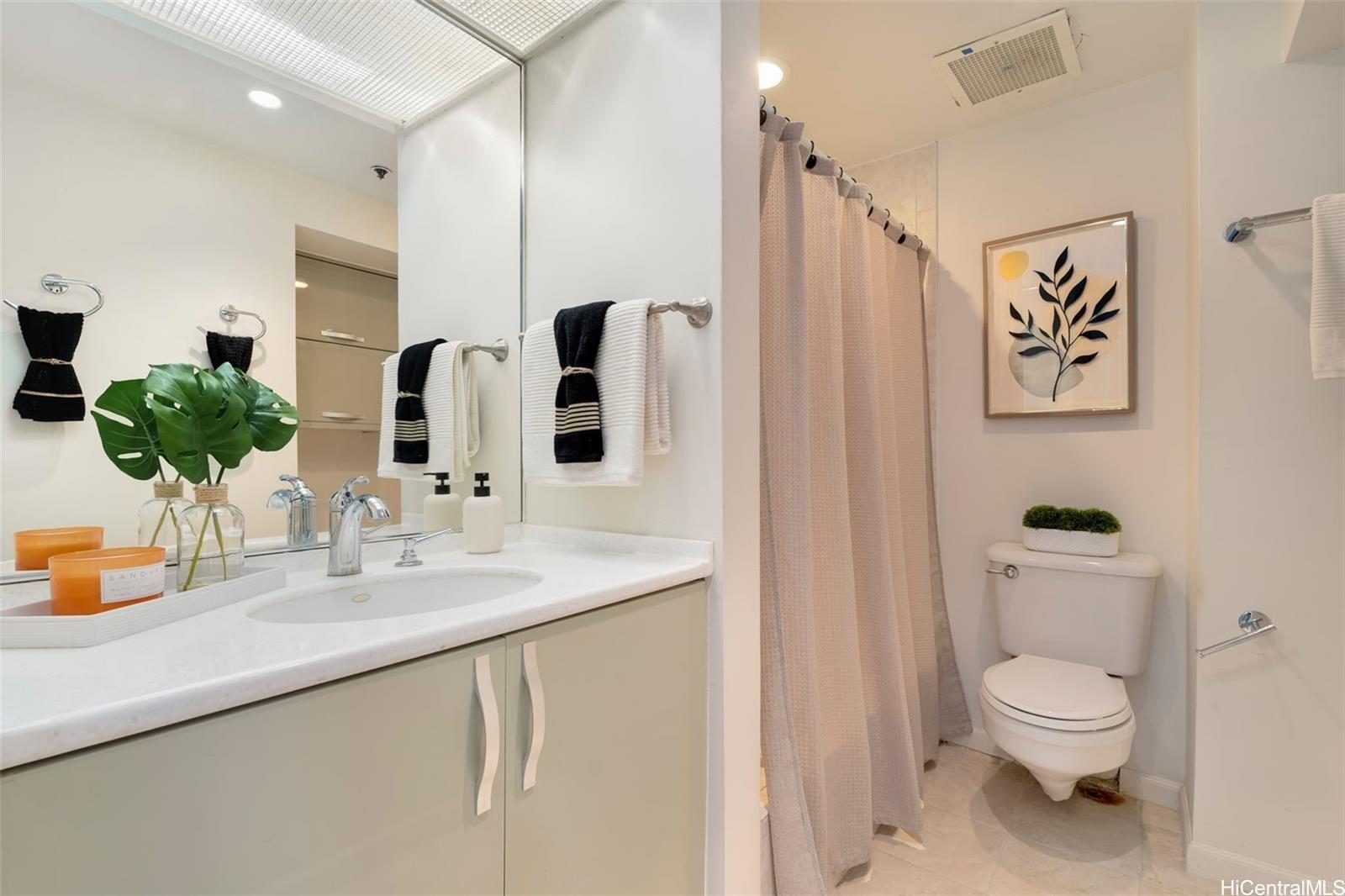 Parkside Tower condo # 2502, Honolulu, Hawaii - photo 9 of 25