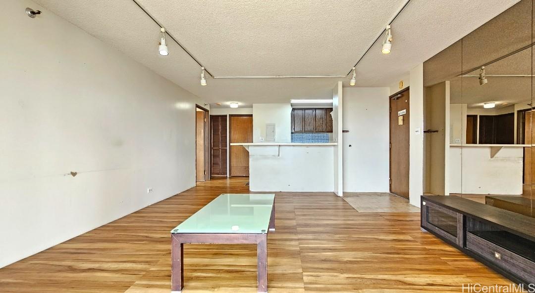 Parkside Tower condo # 403, Honolulu, Hawaii - photo 10 of 25