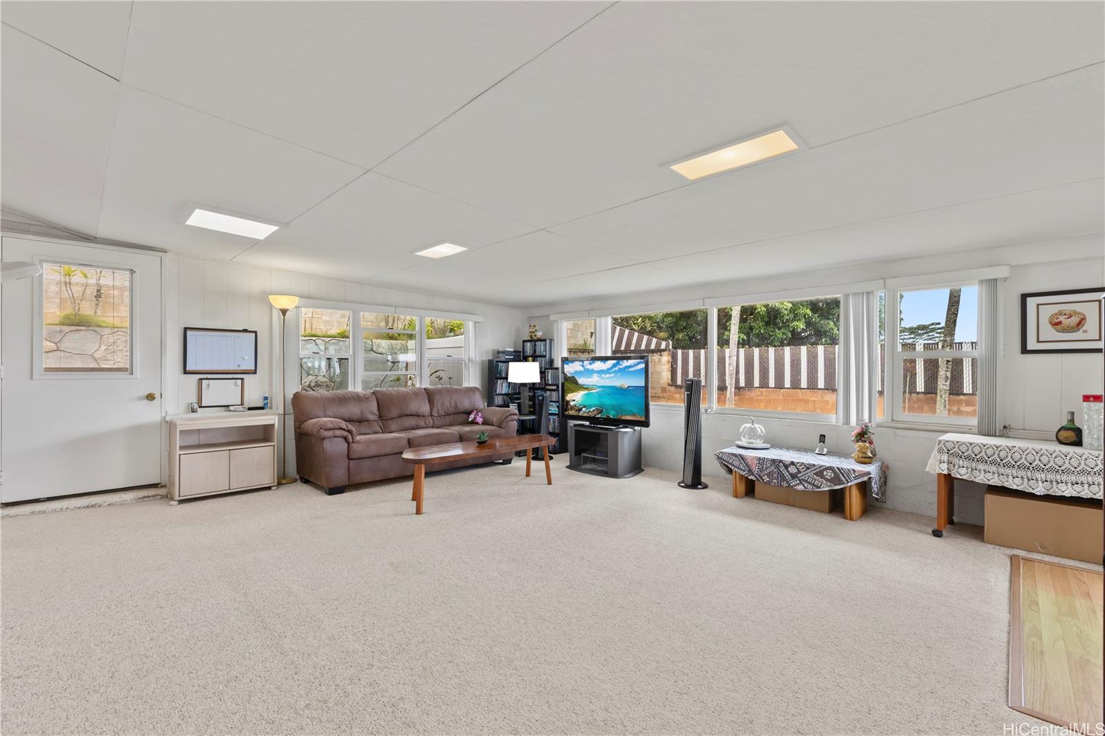 2223  Aamanu Street Pacific Palisades, PearlCity home - photo 11 of 20