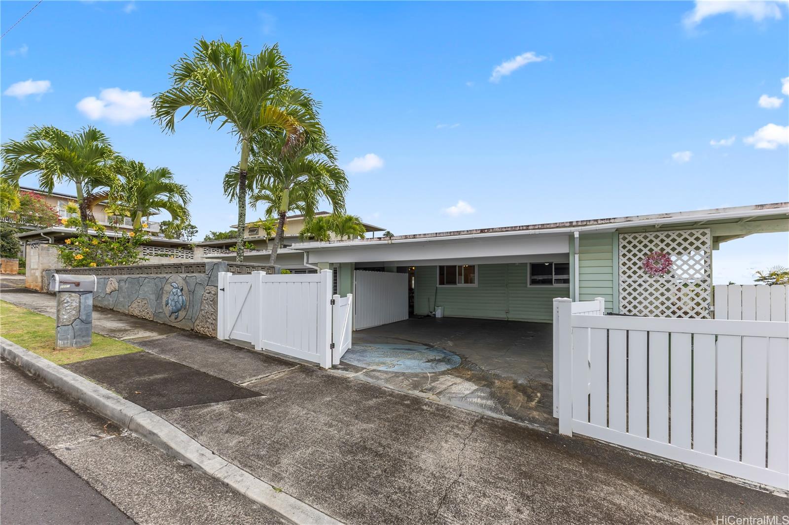 2223  Aamanu Street Pacific Palisades, PearlCity home - photo 17 of 20