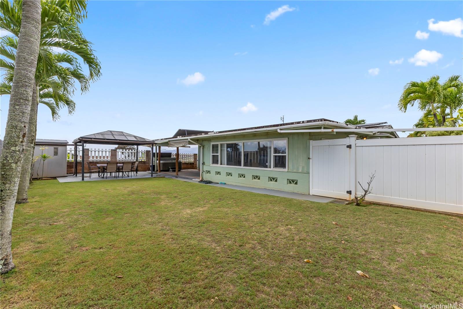2223  Aamanu Street Pacific Palisades, PearlCity home - photo 18 of 20