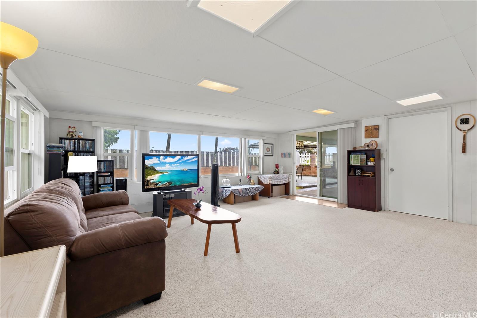 2223  Aamanu Street Pacific Palisades, PearlCity home - photo 10 of 20