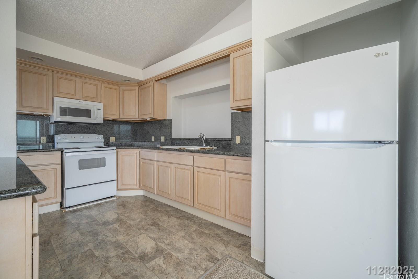 2226 Komo Mai Dr Pearl City - Rental - photo 7 of 25