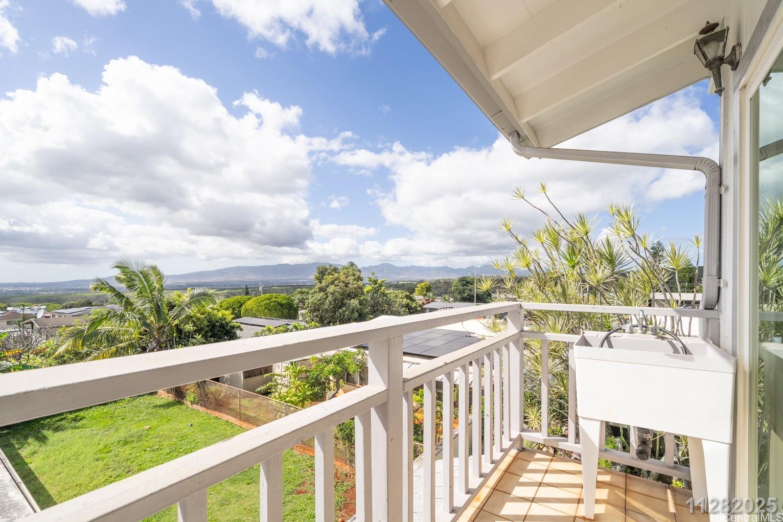 2226 Komo Mai Dr Pearl City - Rental - photo 9 of 25