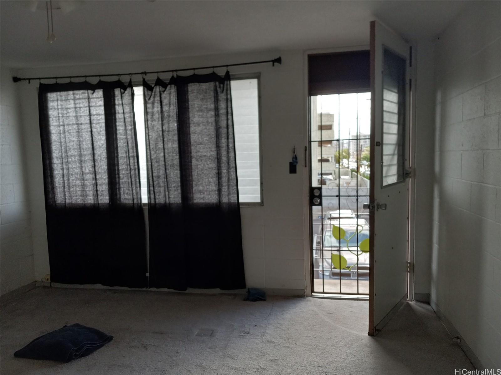 2227 Date St Honolulu - Rental - photo 2 of 21