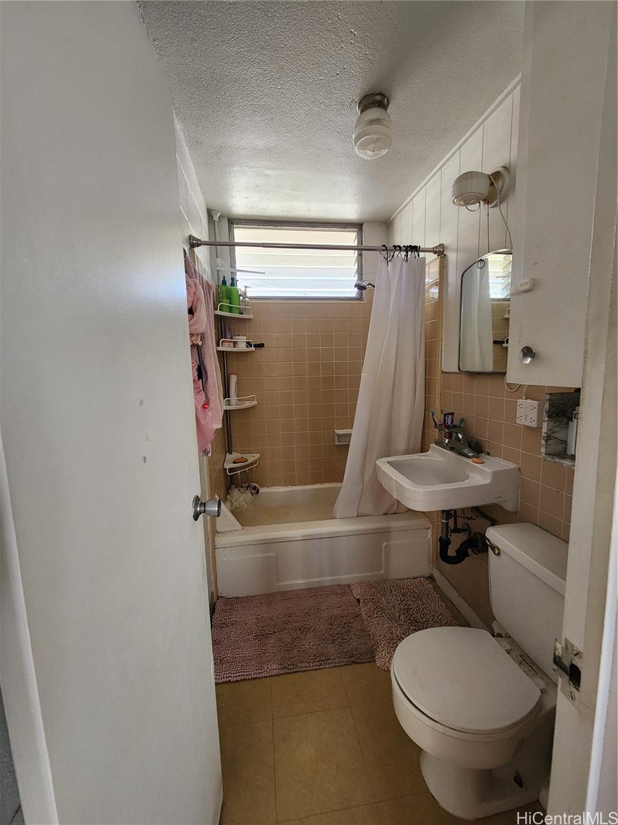 2227 Date St Honolulu - Rental - photo 16 of 21