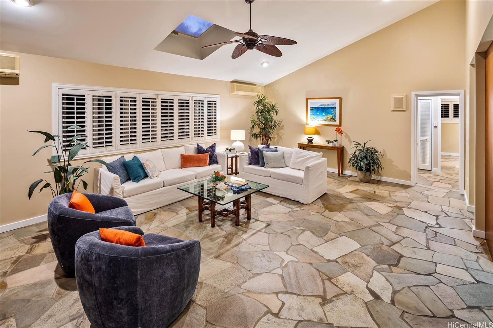 223  Kaalawai Place Diamond Head, Diamond Head home - photo 4 of 22