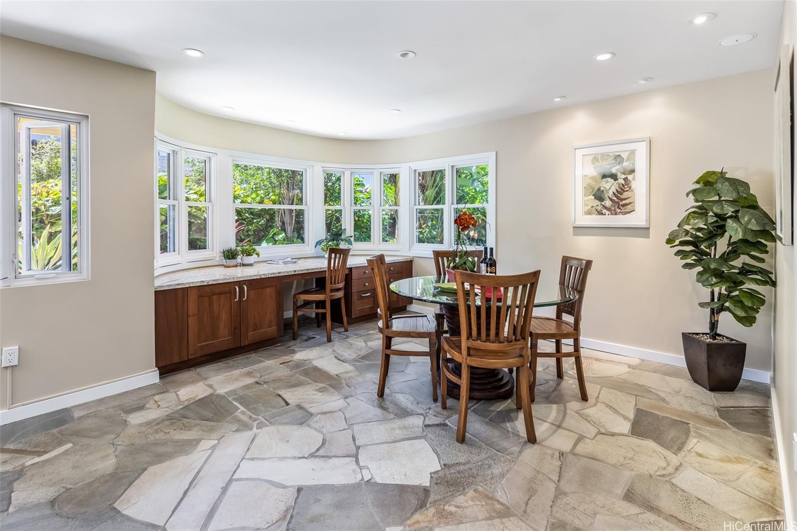 223  Kaalawai Place Diamond Head, Diamond Head home - photo 8 of 22