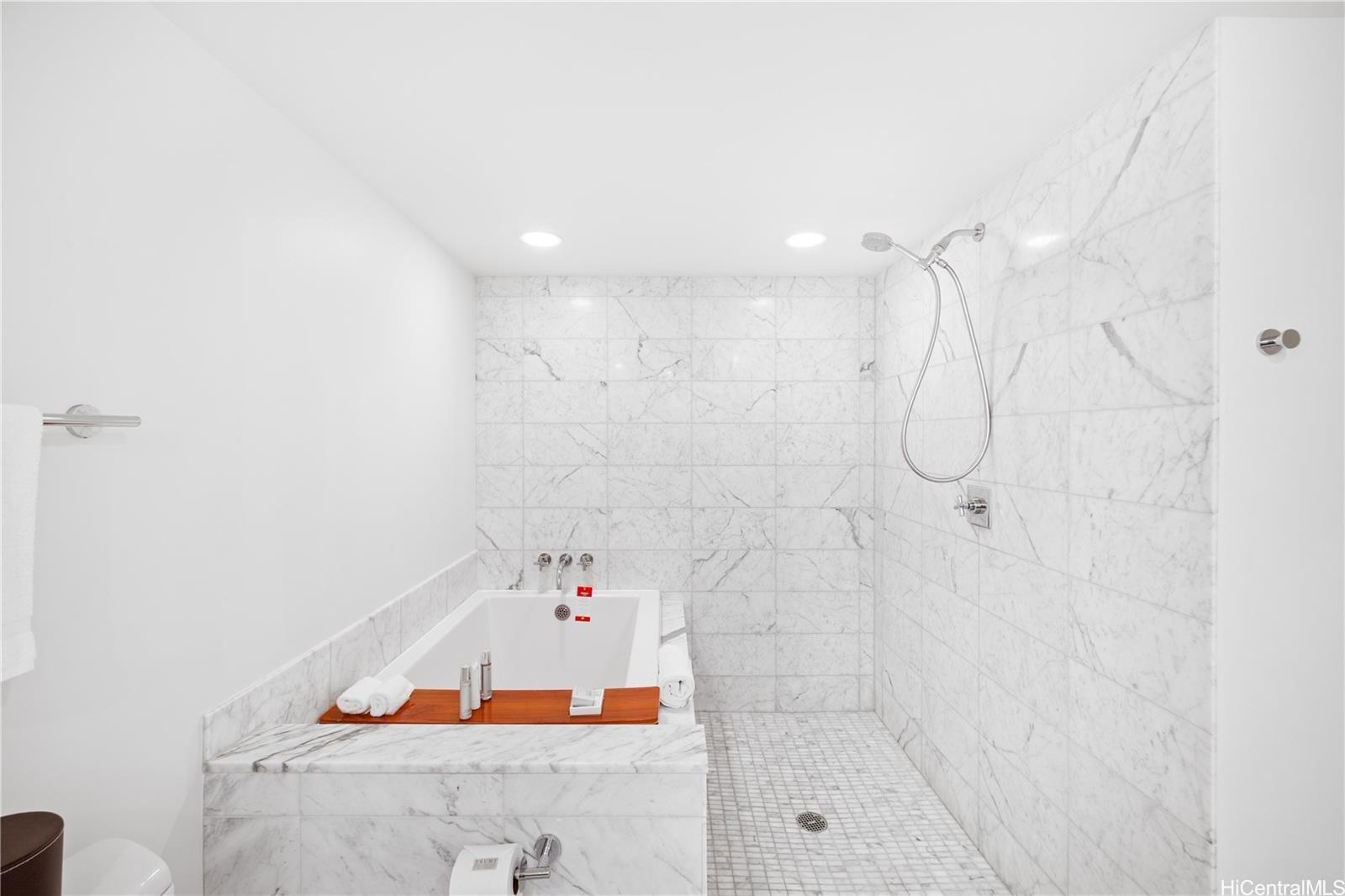 Trump Tower Waikiki condo # 1007, Honolulu, Hawaii - photo 14 of 14