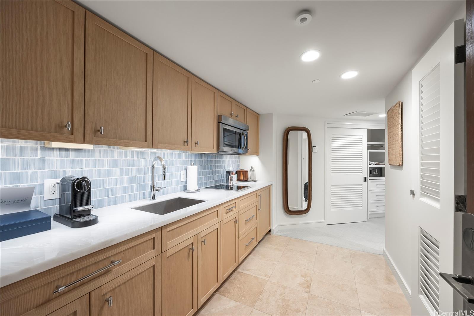 Trump Tower Waikiki condo # 1009, Honolulu, Hawaii - photo 9 of 15