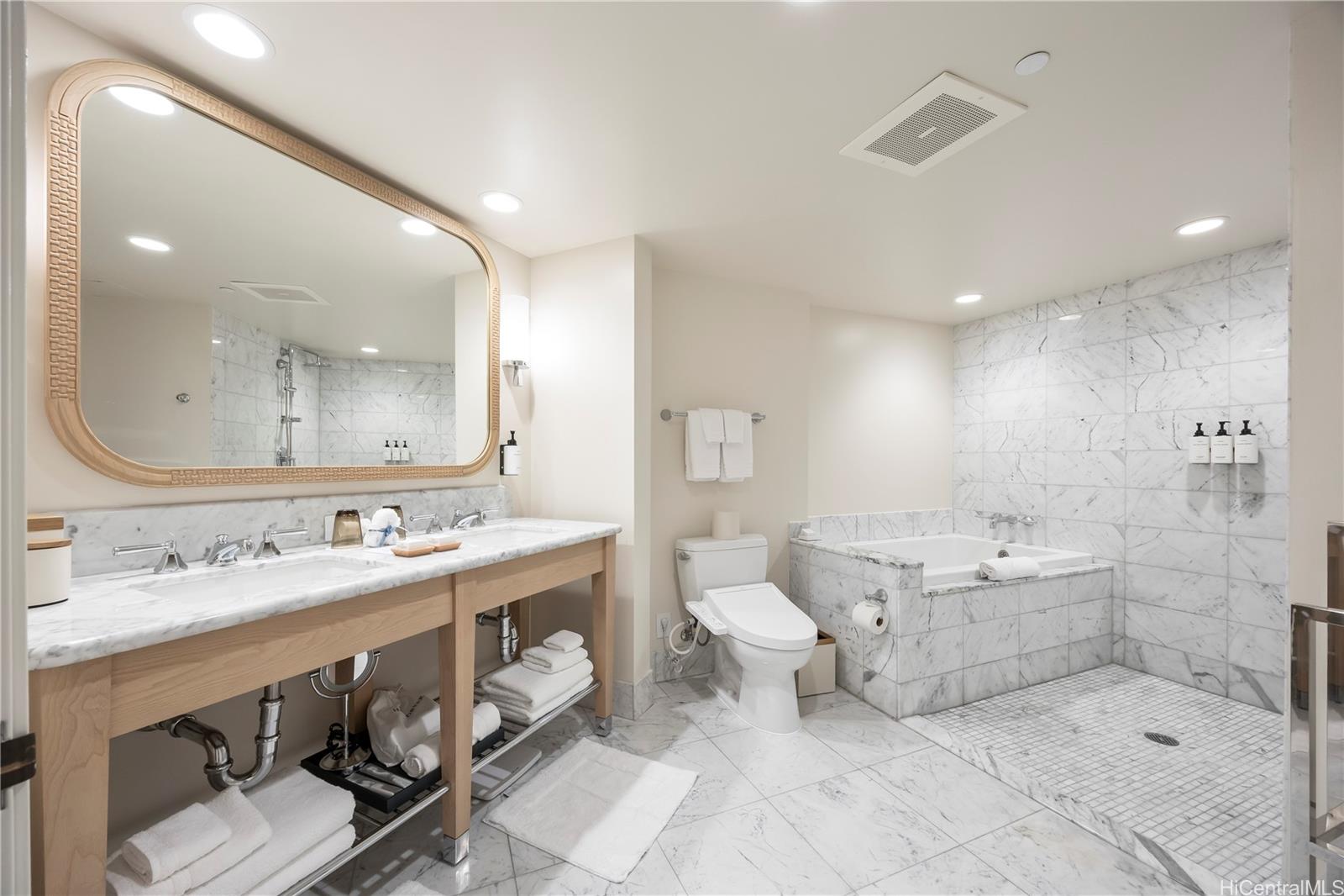 Trump Tower Waikiki condo # 1009, Honolulu, Hawaii - photo 10 of 15