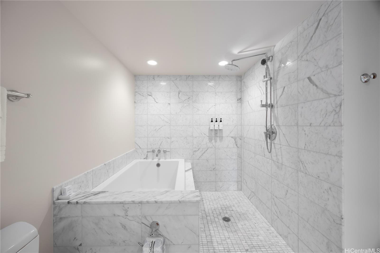 223 Saratoga Road Honolulu - Rental - photo 23 of 25