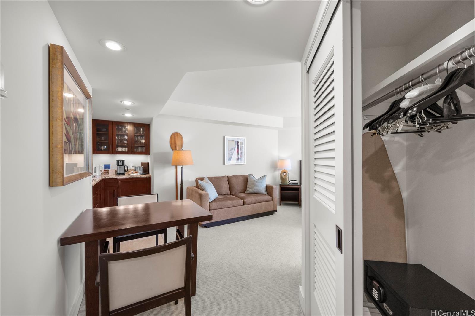 223 Saratoga Road Honolulu - Rental - photo 3 of 23