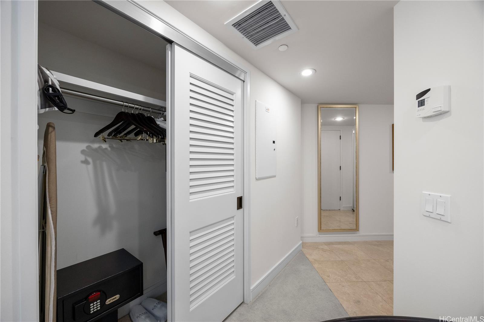 223 Saratoga Road Honolulu - Rental - photo 4 of 23