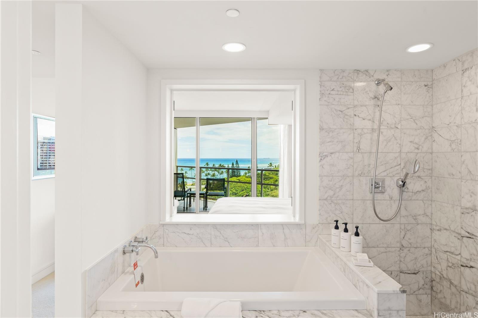 223 Saratoga Rd Honolulu - Rental - photo 18 of 25