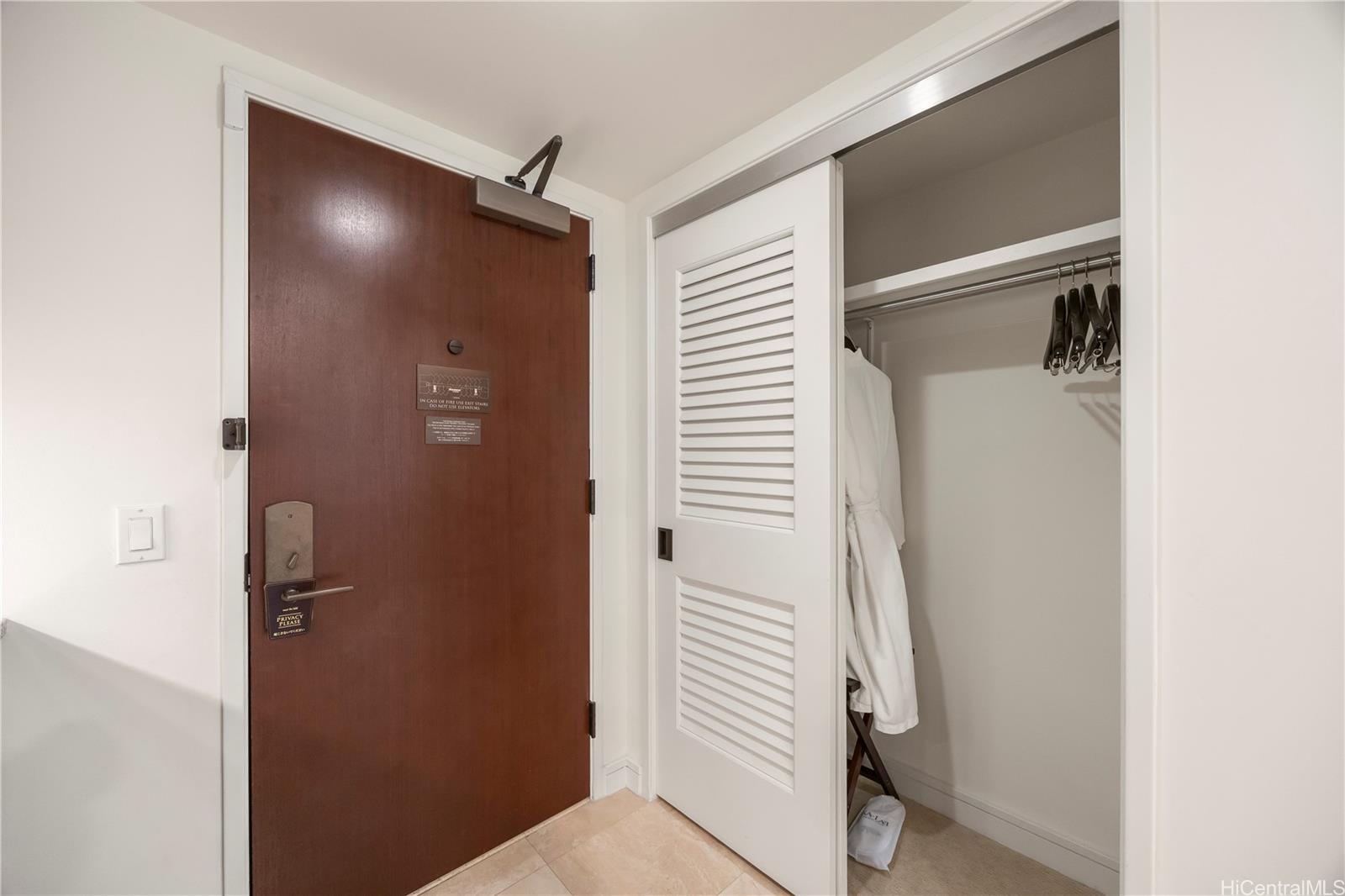 223 Saratoga Road Honolulu - Rental - photo 2 of 24