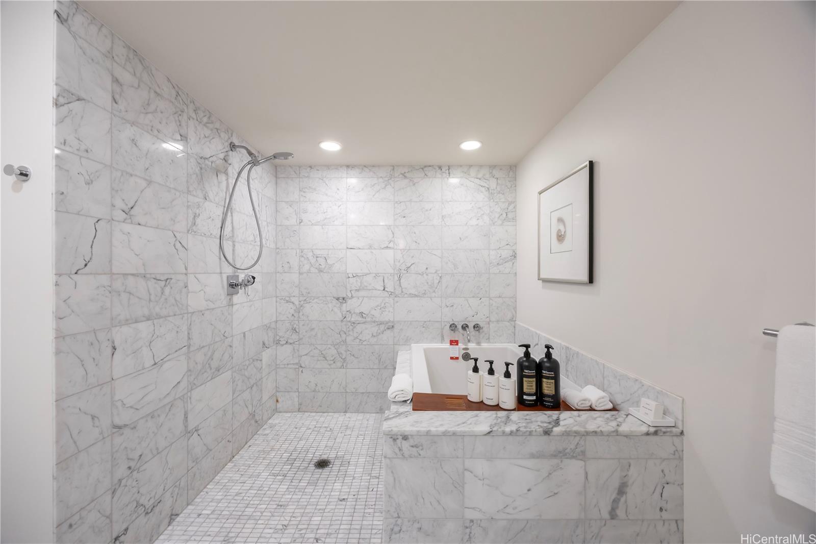 223 Saratoga Road Honolulu - Rental - photo 19 of 24