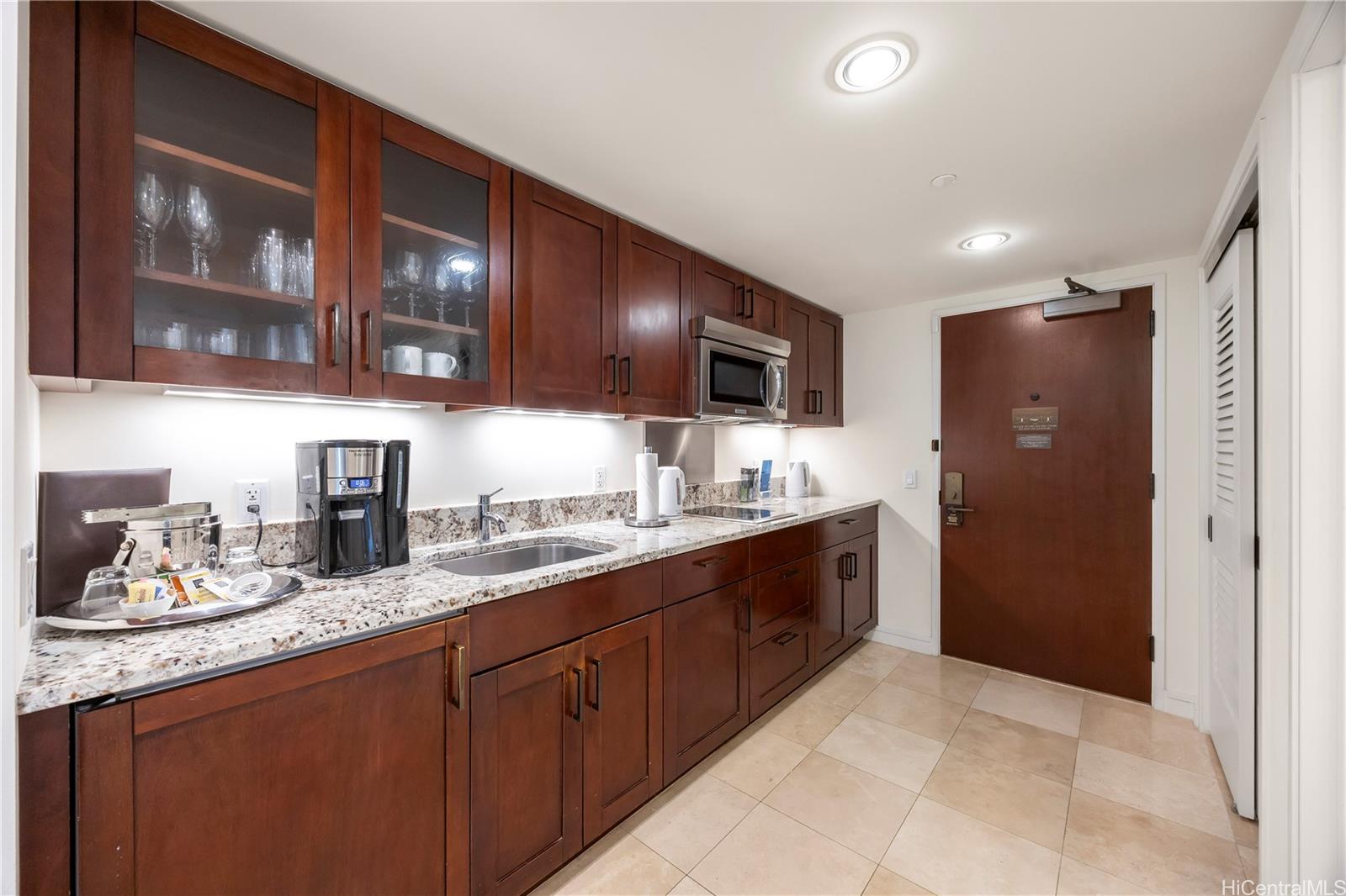 223 Saratoga Road Honolulu - Rental - photo 3 of 24