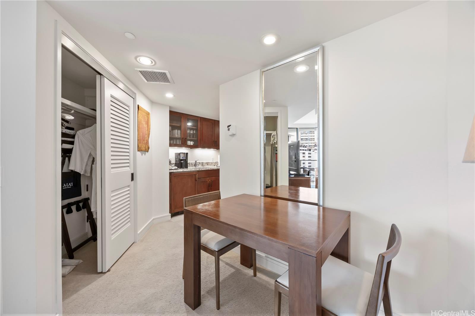 223 Saratoga Road Honolulu - Rental - photo 8 of 24