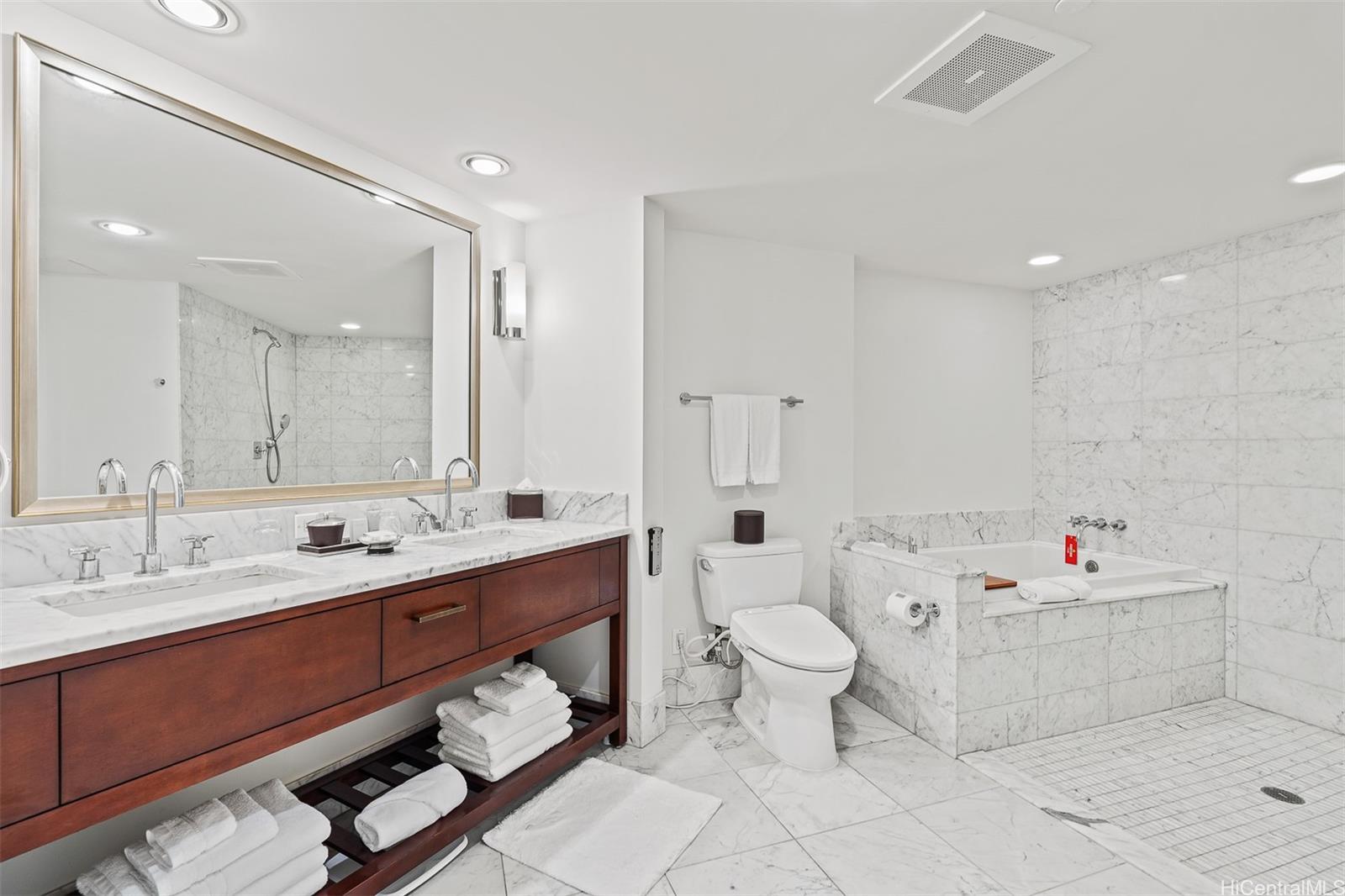 Trump Tower Waikiki condo # 1209, Honolulu, Hawaii - photo 14 of 24