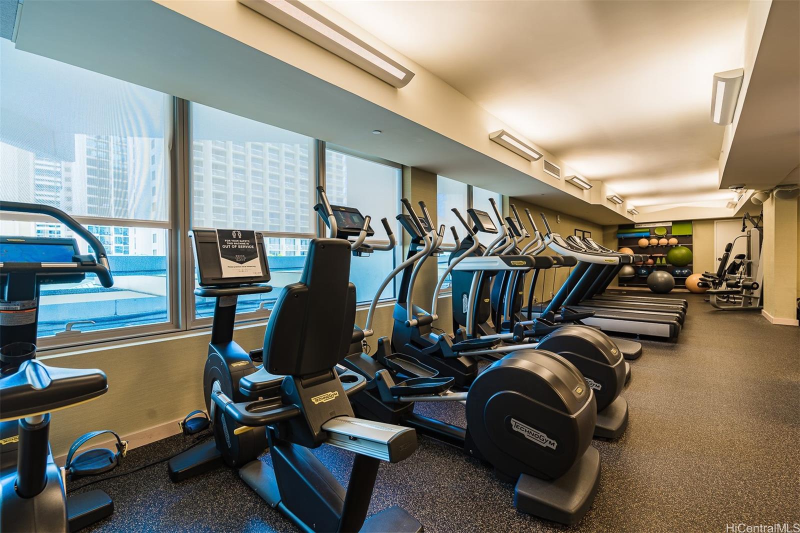 Trump Tower Waikiki condo # 1209, Honolulu, Hawaii - photo 21 of 24