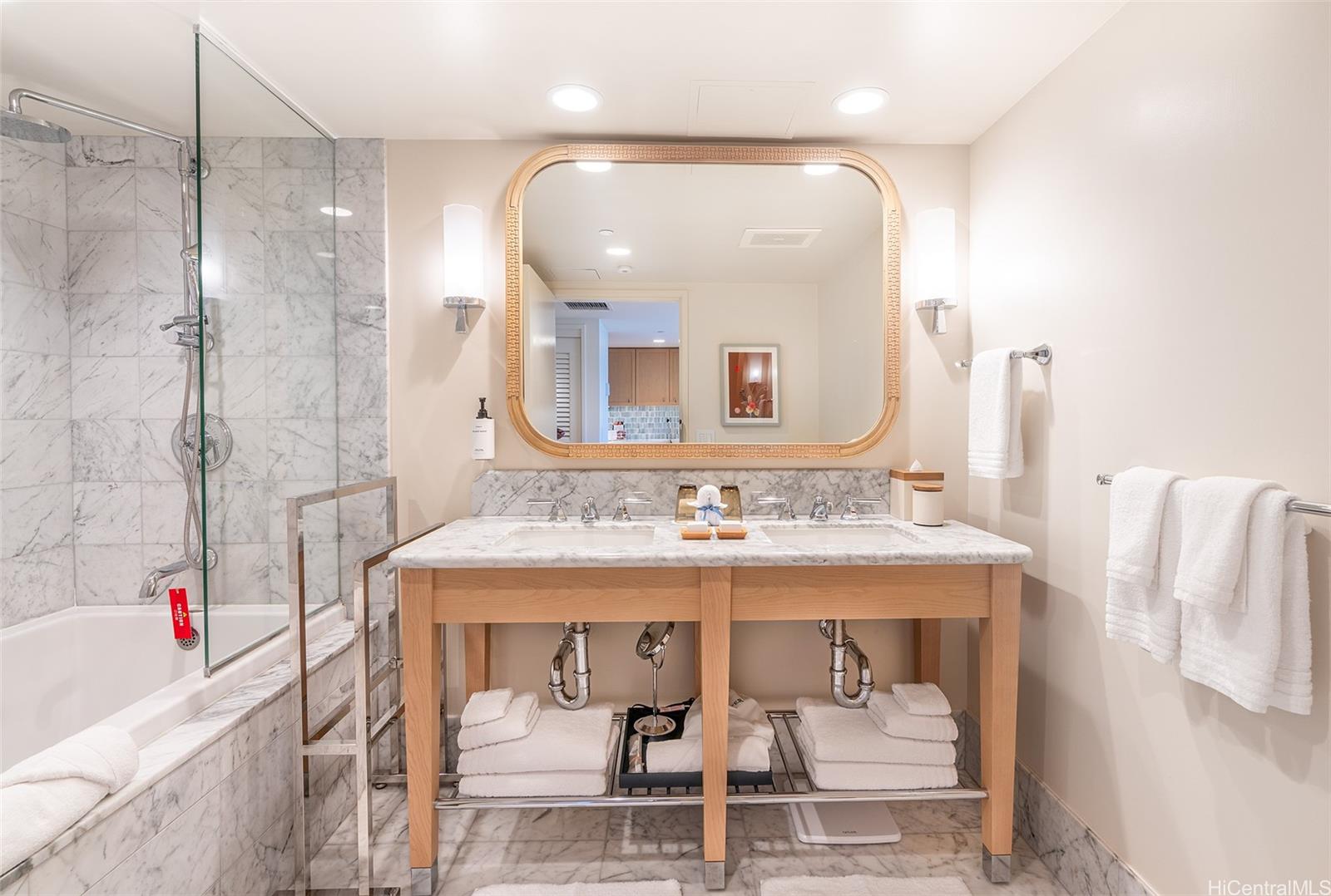 Trump Tower Waikiki condo # 1421, Honolulu, Hawaii - photo 12 of 17