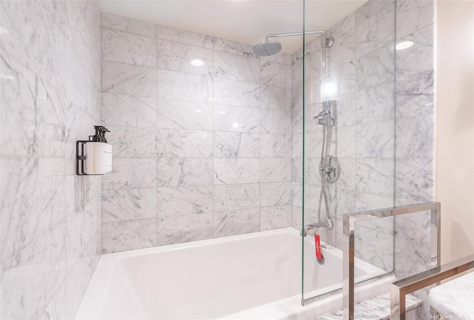 Trump Tower Waikiki condo # 1421, Honolulu, Hawaii - photo 14 of 17