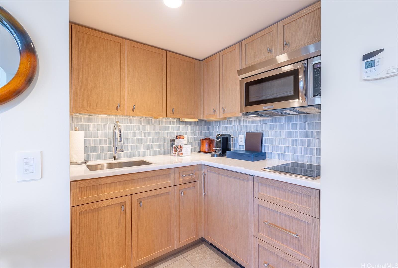 Trump Tower Waikiki condo # 1421, Honolulu, Hawaii - photo 5 of 17