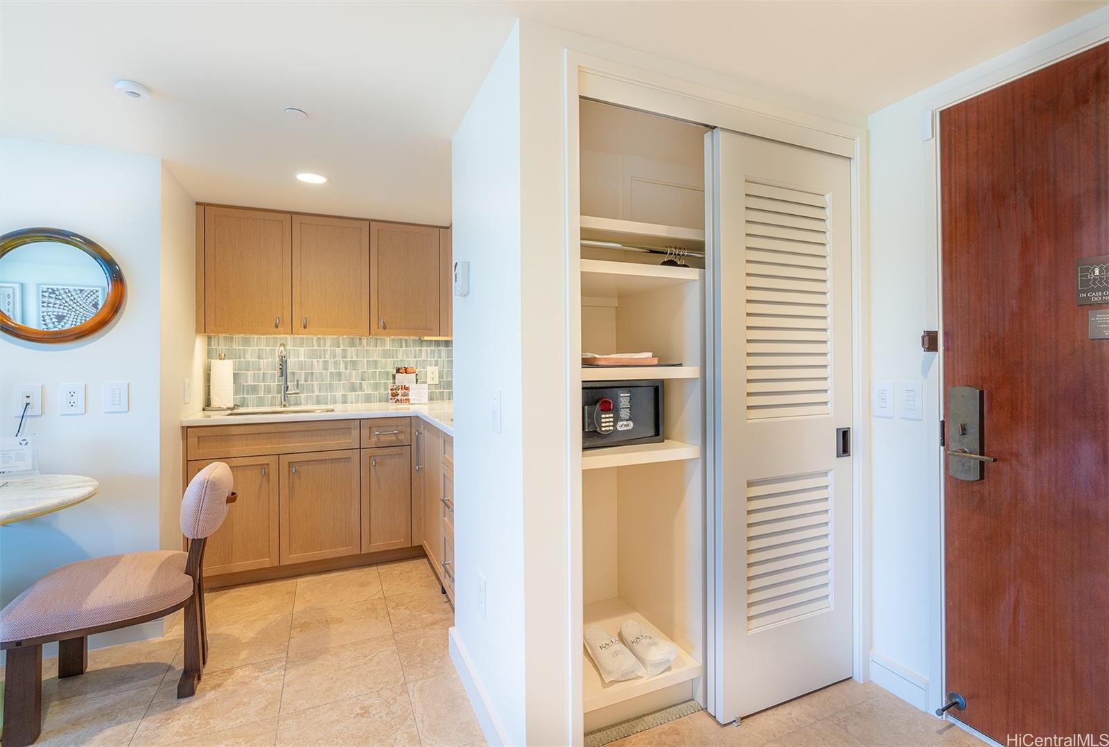 Trump Tower Waikiki condo # 1421, Honolulu, Hawaii - photo 6 of 17