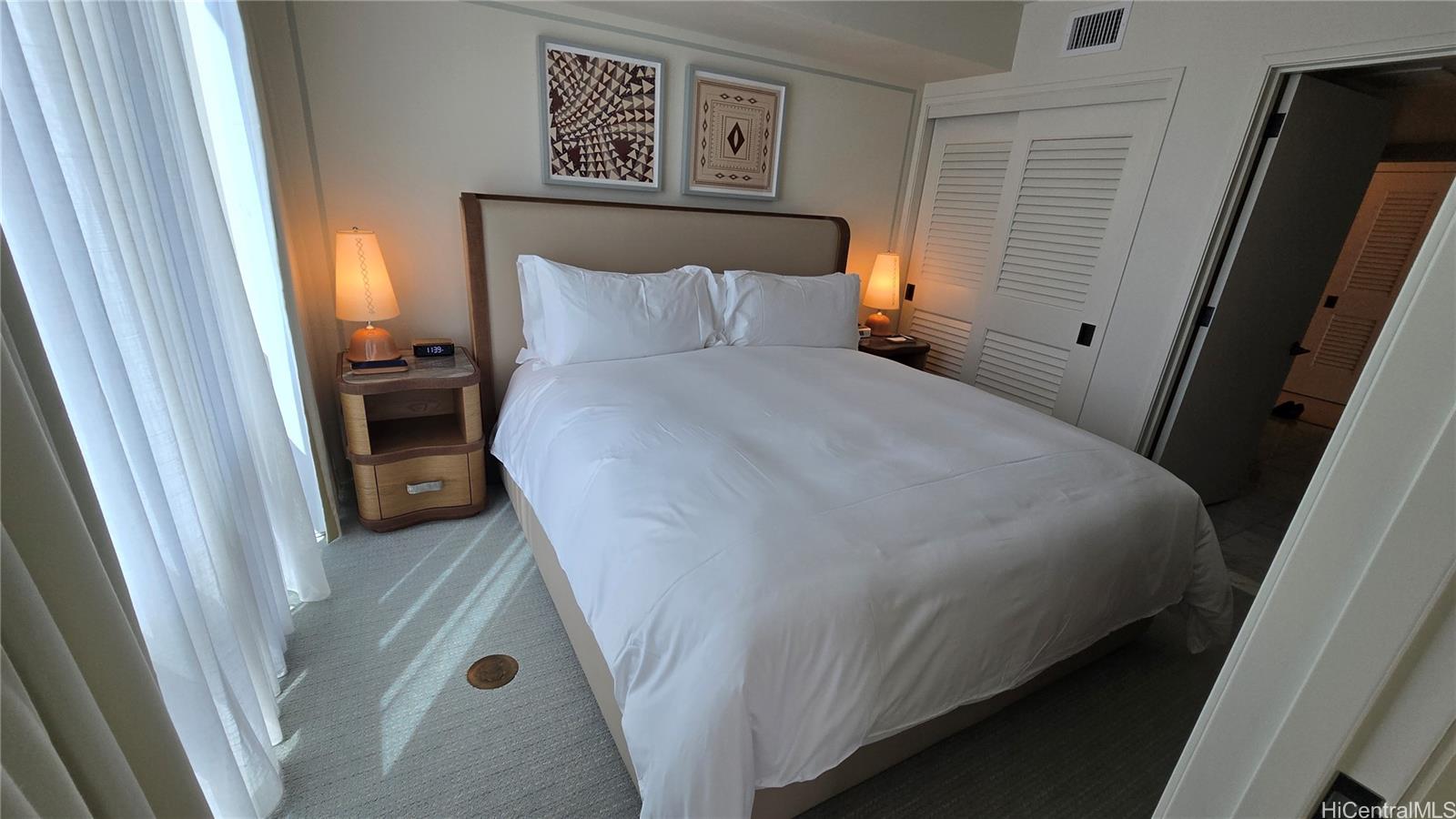 Trump Tower Waikiki condo # 1422, Honolulu, Hawaii - photo 4 of 22