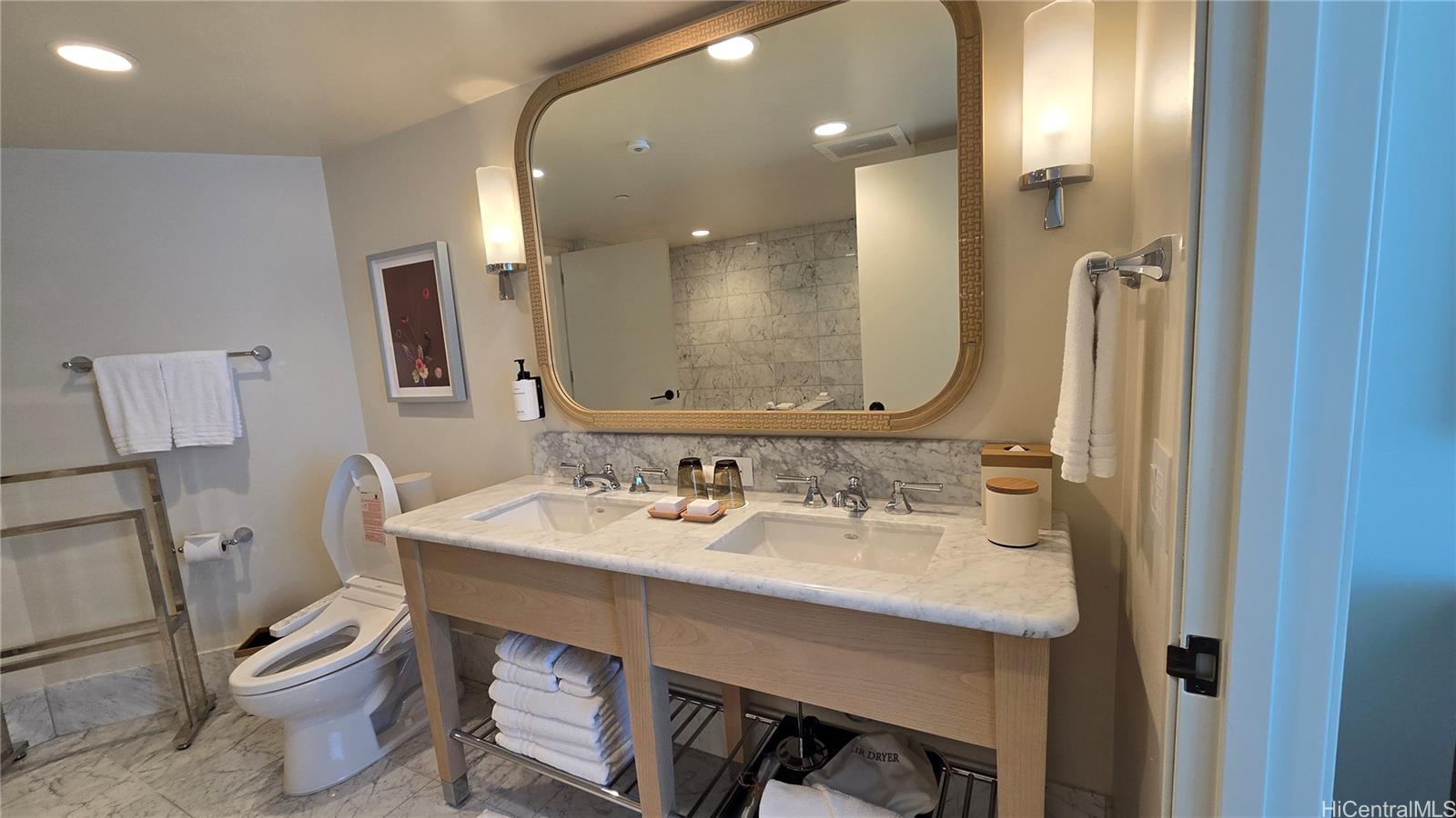 Trump Tower Waikiki condo # 1422, Honolulu, Hawaii - photo 8 of 22