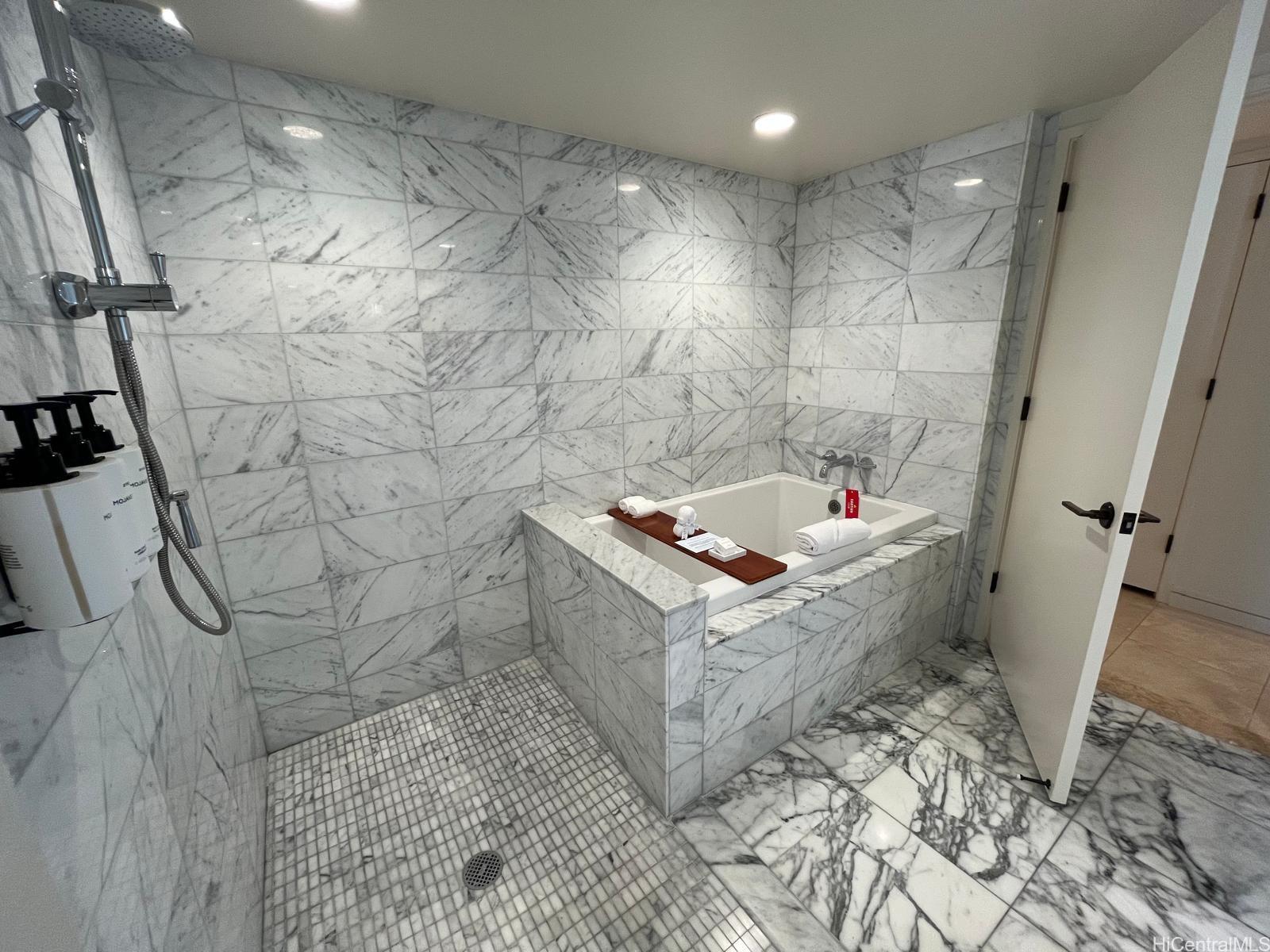 Trump Tower Waikiki condo # 1422, Honolulu, Hawaii - photo 10 of 24