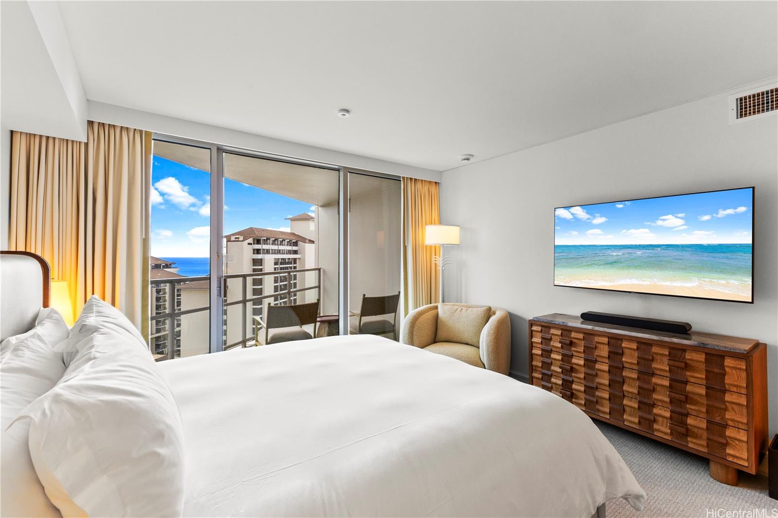 Trump Tower Waikiki condo # 1514, Honolulu, Hawaii - photo 4 of 15