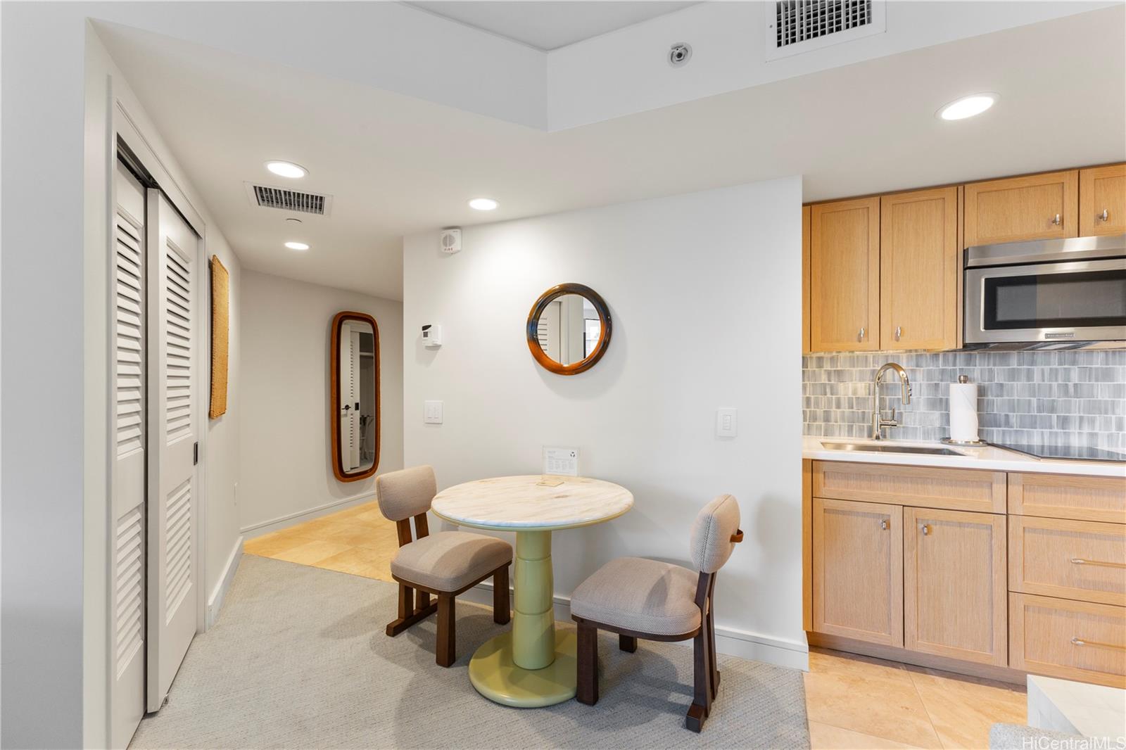 Trump Tower Waikiki condo # 1514, Honolulu, Hawaii - photo 8 of 15