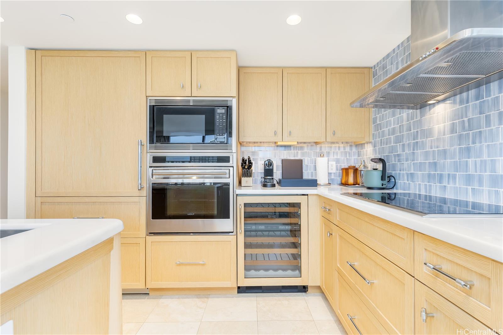 Trump Tower Waikiki condo # 1619, Honolulu, Hawaii - photo 6 of 20