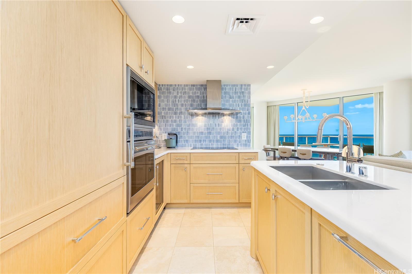 Trump Tower Waikiki condo # 1619, Honolulu, Hawaii - photo 7 of 20