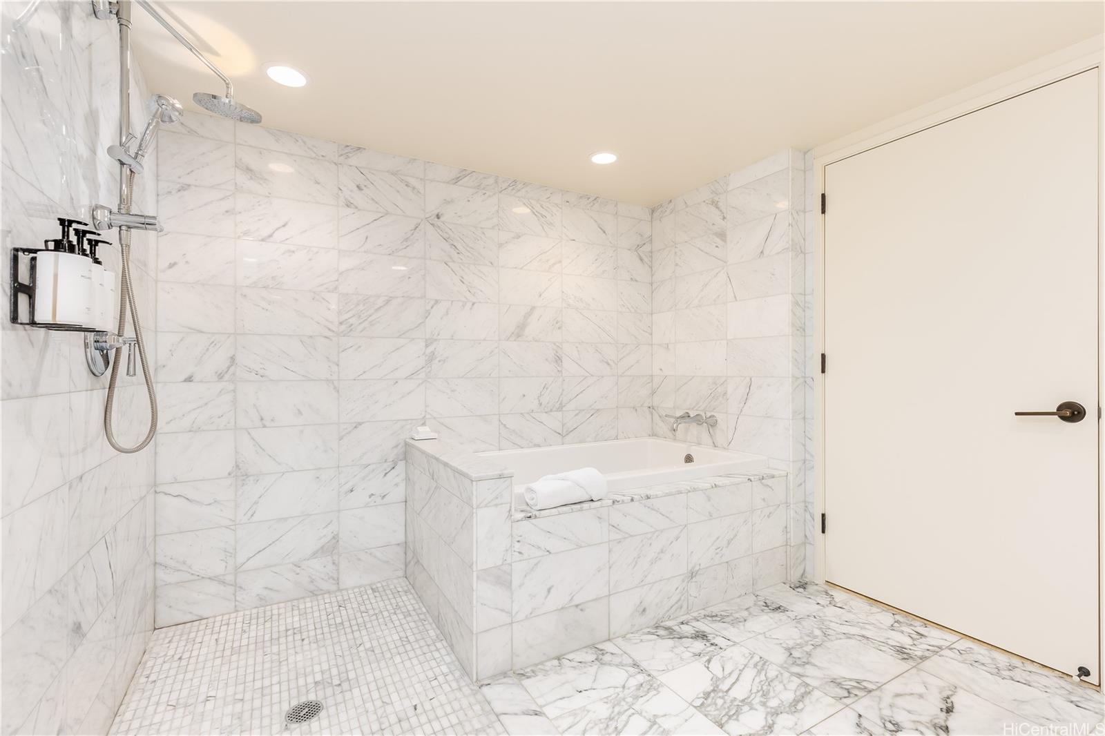 Trump Tower Waikiki condo # 1622, Honolulu, Hawaii - photo 14 of 23