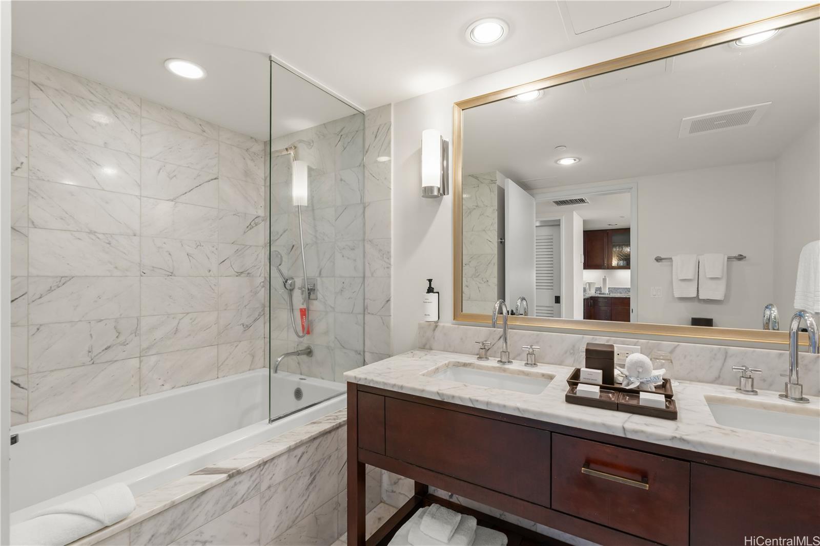 Trump Tower Waikiki condo # 1721, Honolulu, Hawaii - photo 11 of 11