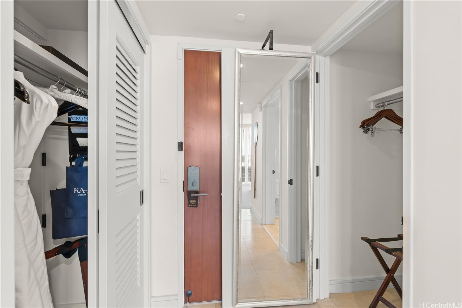 Trump Tower Waikiki condo # 1721, Honolulu, Hawaii - photo 9 of 11