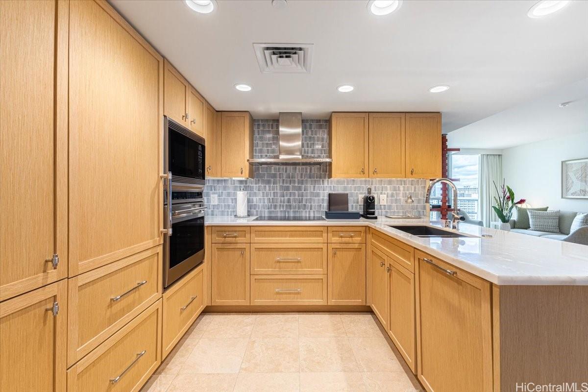 Trump Tower Waikiki condo # 2015, Honolulu, Hawaii - photo 3 of 23