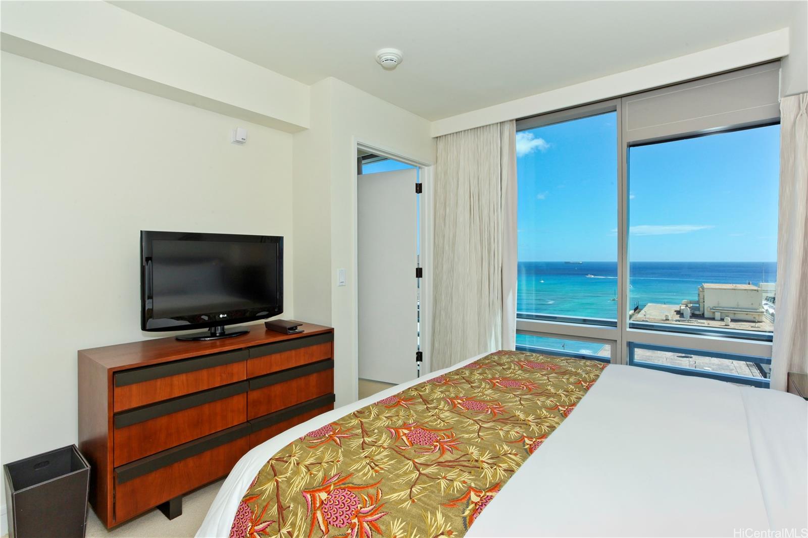 Trump Tower Waikiki condo # 2122, Honolulu, Hawaii - photo 9 of 15